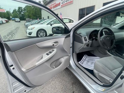 Used 2009 Toyota Corolla LE FWD image 10