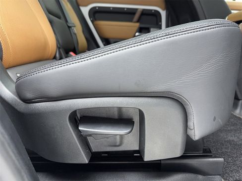 Used 2024 Land Rover Defender 130 X-Dynamic SE image 60