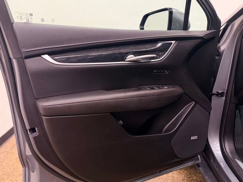 Used 2022 Cadillac XT5 Premium Luxury AWD/4WD image 11