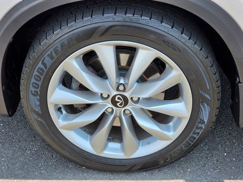 Used 2020 INFINITI QX50 Luxe AWD/4WD image 18