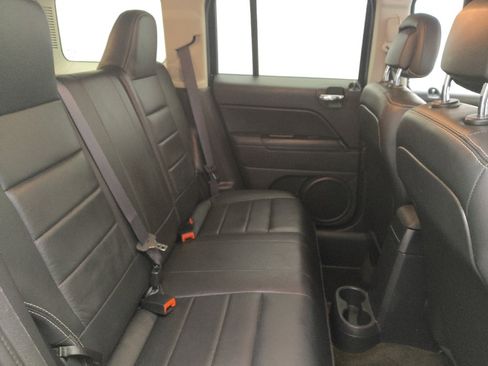 Used 2017 Jeep Patriot High Altitude FWD image 19