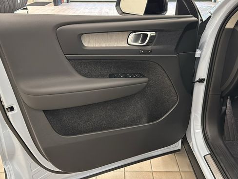 Used 2026 Volvo XC40 B5 Plus w/ Protection Package Premier image 21