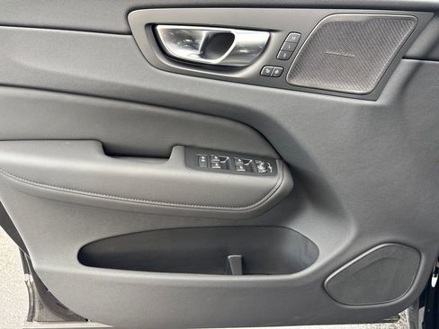New 2026 Volvo XC60 B5 Ultra image 9