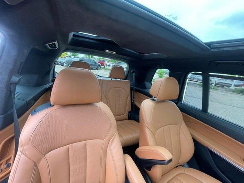 Used 2022 BMW X7 M50i w/ Luxury Seating Package image 20