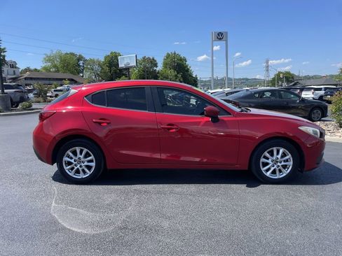 Used 2016 MAZDA MAZDA3 i Sport w/ Preferred Equipment Package FWD image 4