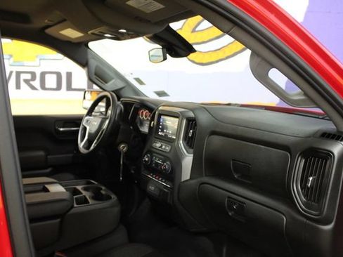 Used 2022 Chevrolet Silverado 1500 Custom w/ Safety Confidence Package AWD/4WD image 12
