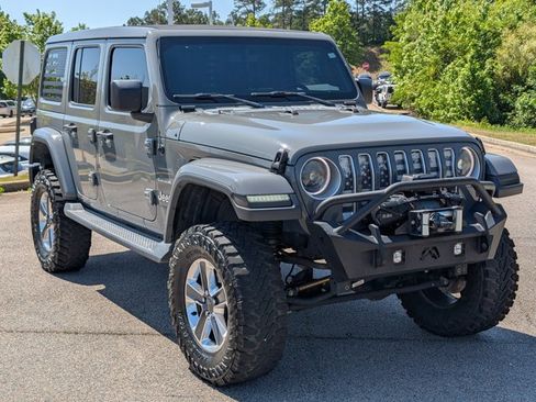 Used 2020 Jeep Wrangler Unlimited Sahara AWD/4WD image 3