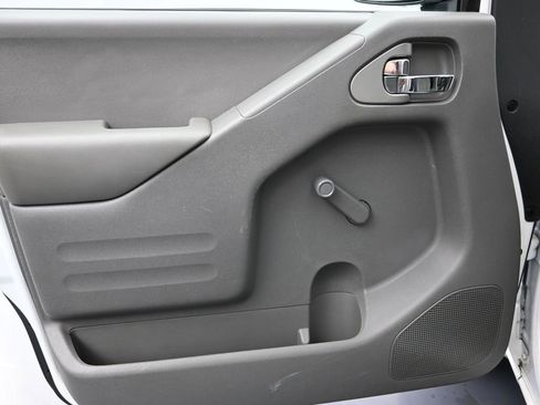 Used 2018 Nissan Frontier S image 10