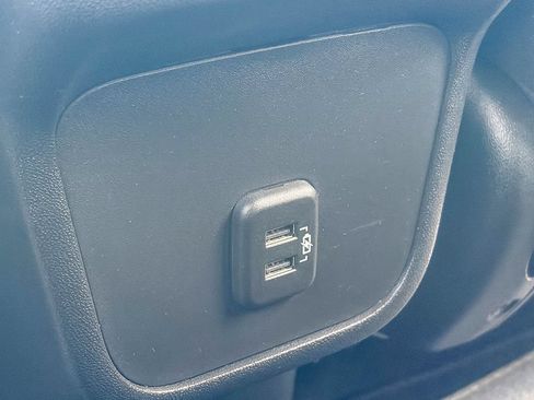 Used 2022 Chevrolet Equinox LS w/ LS Convenience Package FWD image 23