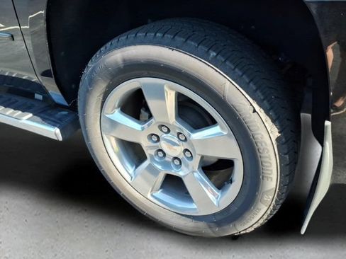 Used 2017 Chevrolet Suburban LS w/ All-Season Package AWD/4WD image 19