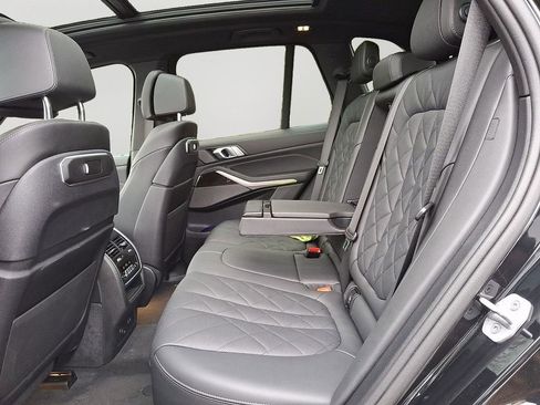 Used 2024 BMW X5 xDrive50e image 8