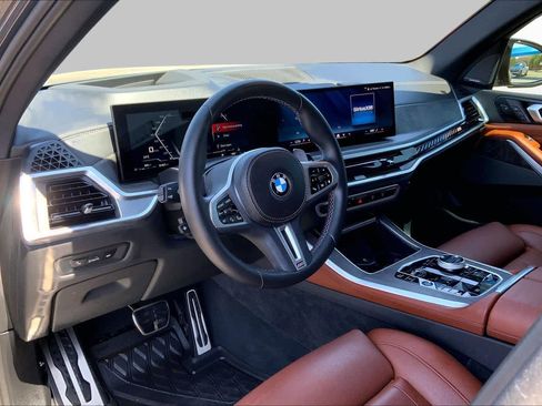 Used 2025 BMW X5 M60i AWD/4WD image 18