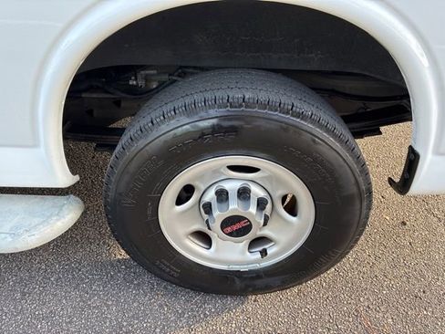 Used 2024 GMC Savana 2500 w/ Driver Convenience Package image 12