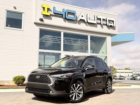 Used 2024 Toyota Corolla Cross XLE w/ Convenience Package image 1