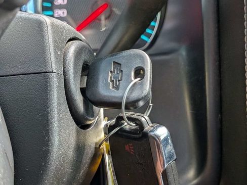 Used 2018 Chevrolet Silverado 1500 LTZ Z71 w/ LTZ Plus Package AWD/4WD image 31