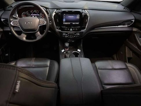 Used 2023 Chevrolet Traverse RS AWD/4WD image 17