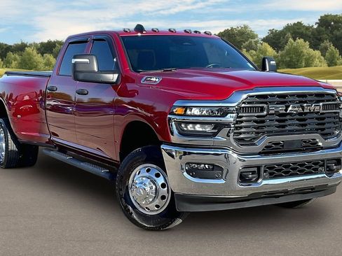 Used 2025 RAM 3500 Tradesman AWD/4WD image 2