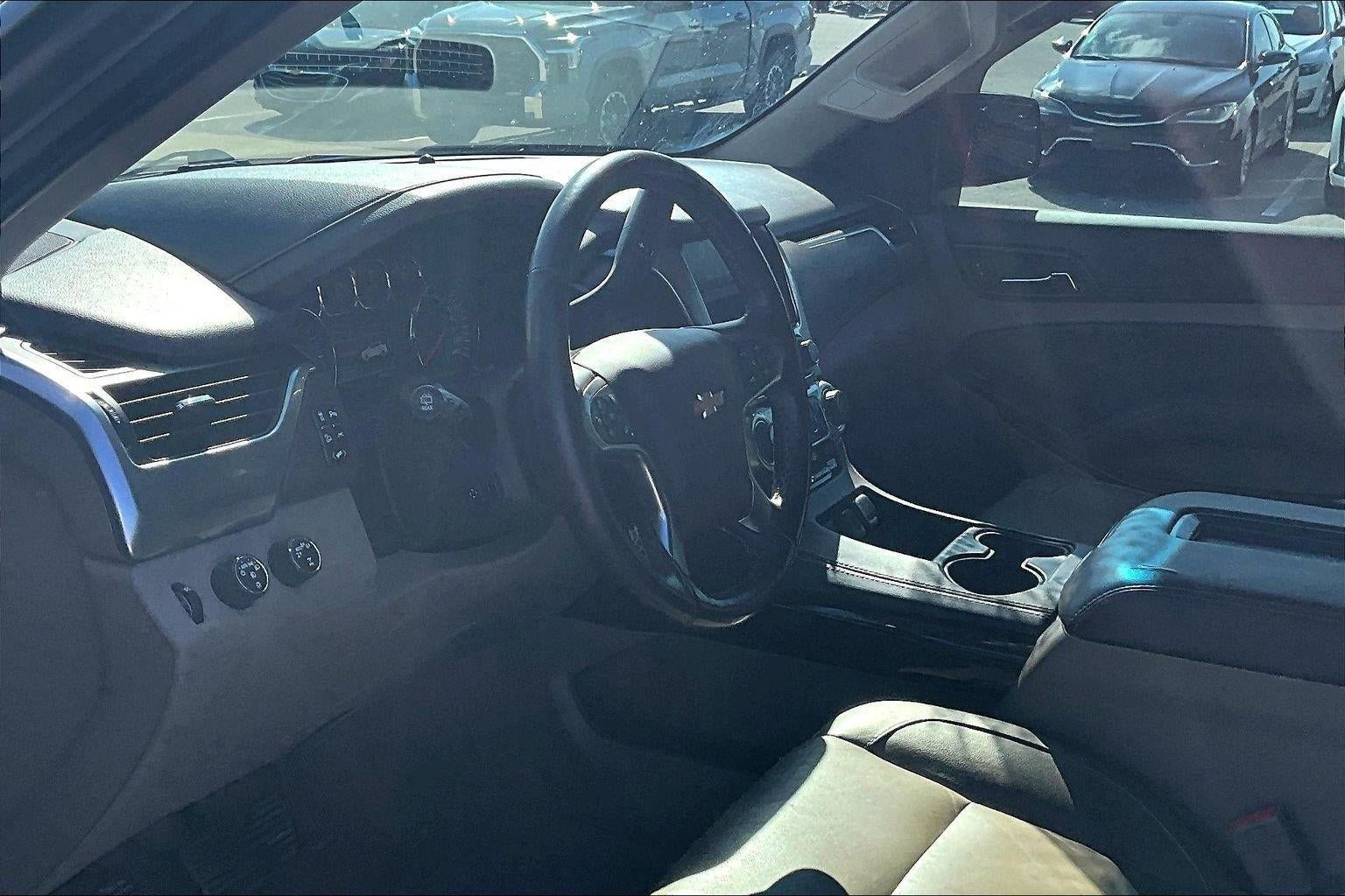 Used 2018 Chevrolet Tahoe LT w/ Luxury Package AWD/4WD image 15