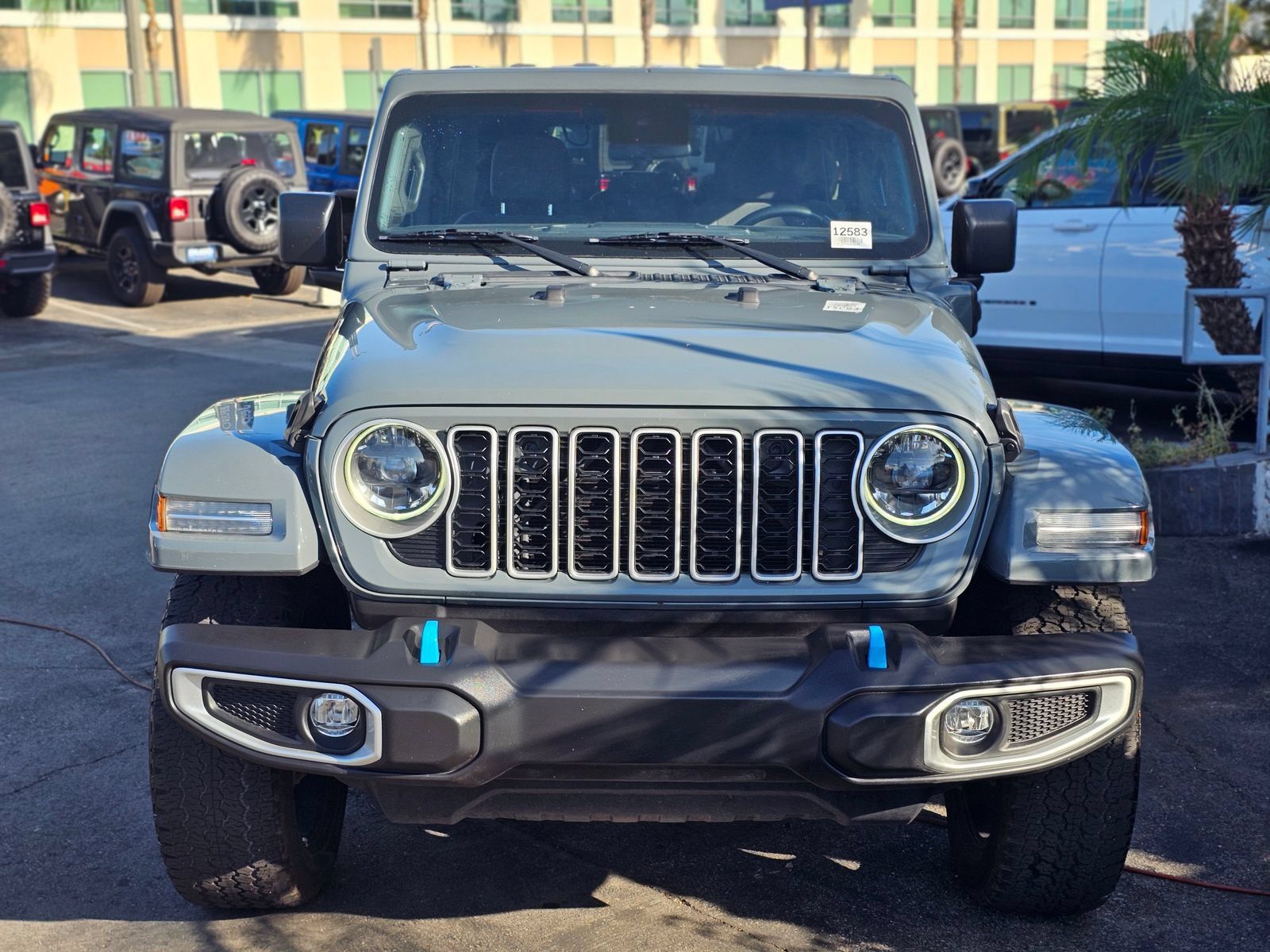 Used 2024 Jeep Wrangler Unlimited Sahara AWD/4WD image 4