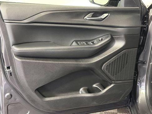 New 2025 Jeep Grand Cherokee L Altitude image 8