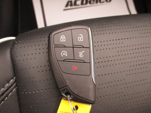 Used 2025 Buick Enclave Sport Touring image 29