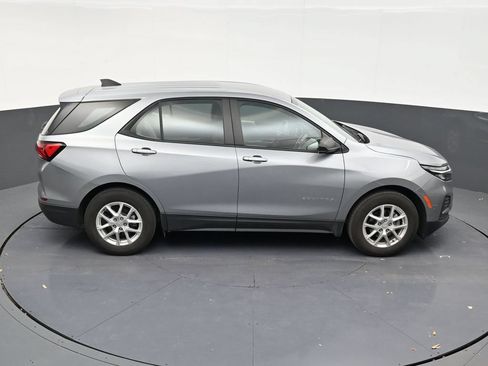 Used 2024 Chevrolet Equinox LS FWD image 17