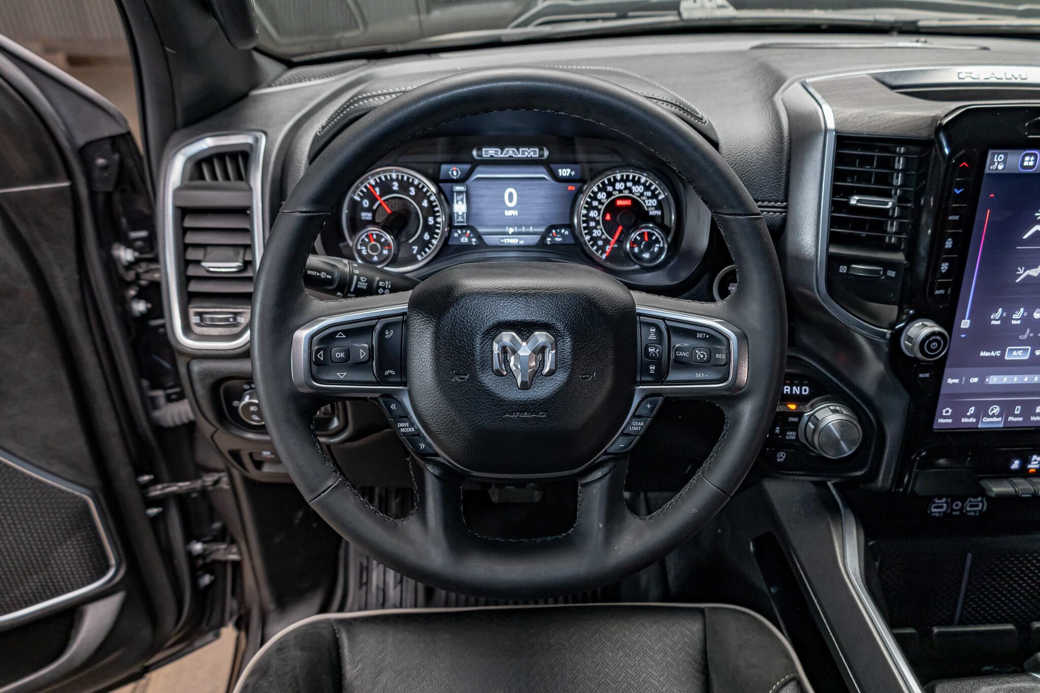 Used 2025 RAM 1500 Laramie w/ Sport Appearance Package AWD/4WD image 18