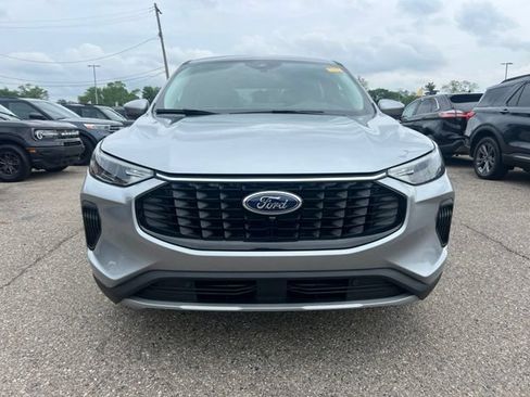 Certified 2023 Ford Escape Active w/ Tech Pack #2 AWD/4WD image 2