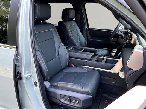 Certified 2026 Toyota Tundra Limited AWD/4WD image 9