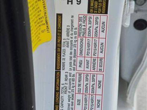 Used 2022 Toyota Prius FWD image 23