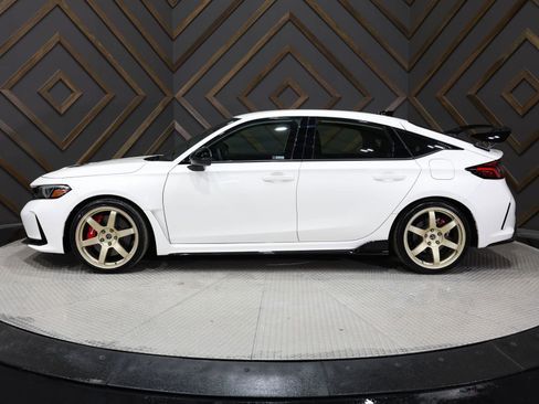 Used 2025 Honda Civic Type R image 3