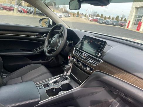 Used 2018 Honda Accord EX image 6