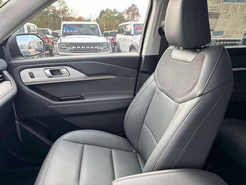 New 2026 Ford Explorer Active w/ Active Comfort Package image 17