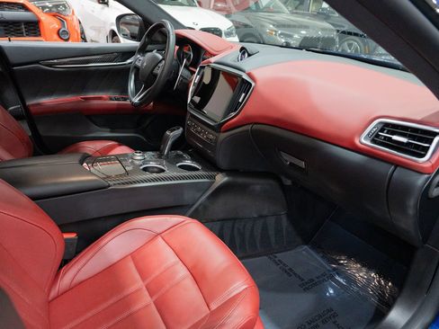 Used 2021 Maserati Ghibli S GranSport RWD image 33
