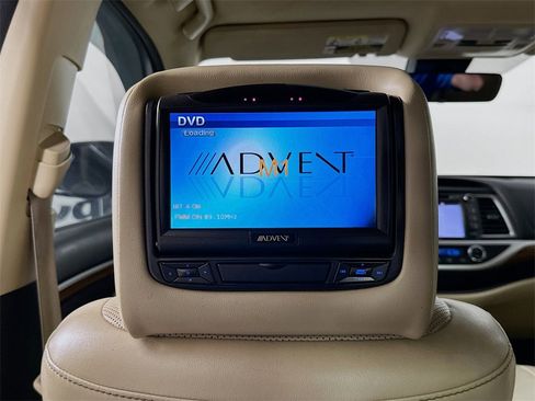 Used 2017 Toyota Highlander Limited image 32