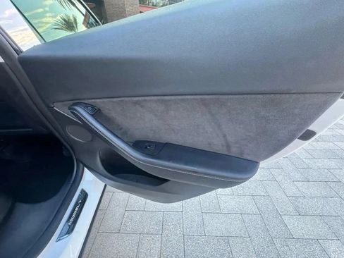 Used 2021 Tesla Model Y Long Range AWD/4WD image 18