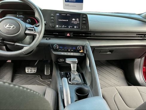 Certified 2025 Hyundai Elantra Sport image 6