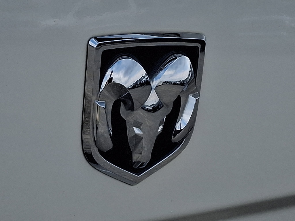 Used 2017 RAM 1500 Laramie AWD/4WD image 32