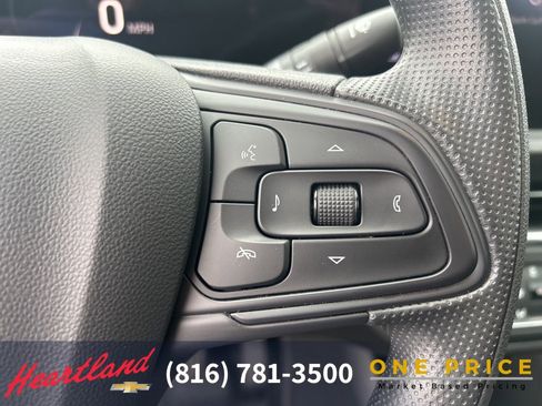 Used 2025 Buick Envista Preferred image 23