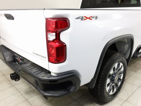 Used 2024 Chevrolet Silverado 2500 Custom w/ Custom Value Package image 39