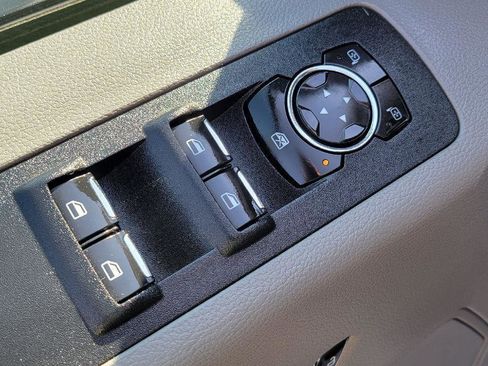 Used 2018 Ford F150 XLT image 7