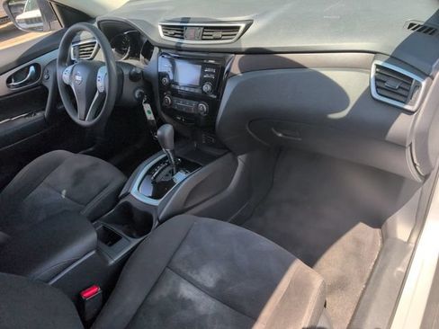 Used 2016 Nissan Rogue S w/ Appearance Package AWD/4WD image 21