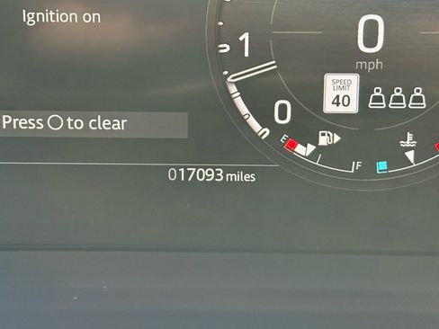 Used 2024 Land Rover Defender 110 S image 19