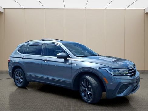 Used 2022 Volkswagen Tiguan SE AWD/4WD image 4