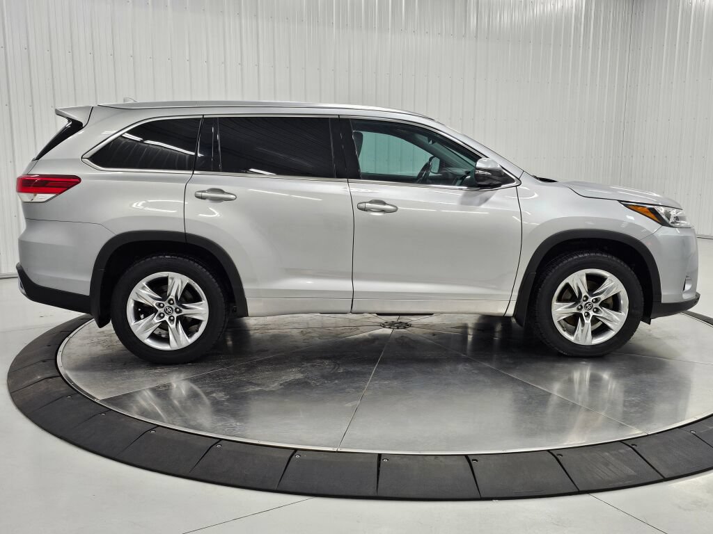 Used 2018 Toyota Highlander Limited AWD/4WD image 6