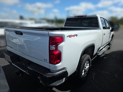 Used 2025 Chevrolet Silverado 2500 LT w/ Safety Package AWD/4WD image 4