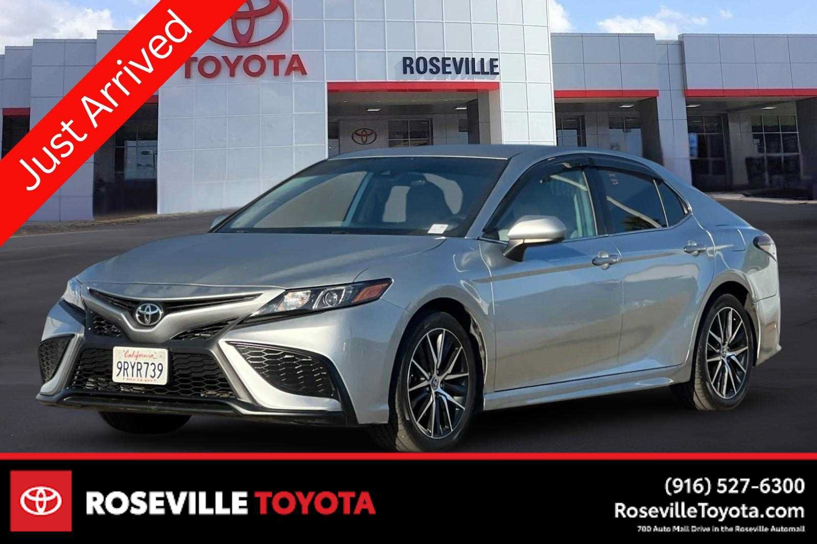 Used 2021 Toyota Camry SE FWD image 1