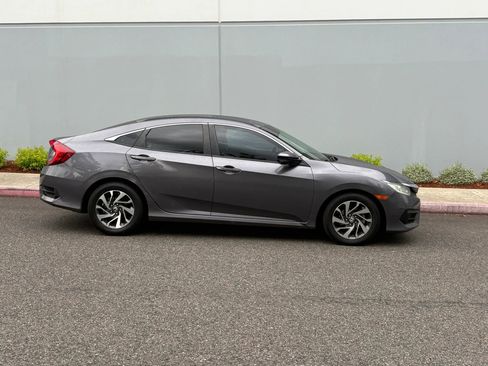Used 2016 Honda Civic EX image 7