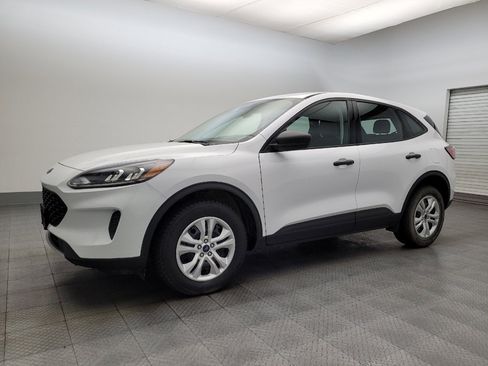 Used 2022 Ford Escape S image 2