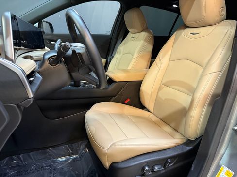 Certified 2025 Cadillac XT4 Premium Luxury image 5